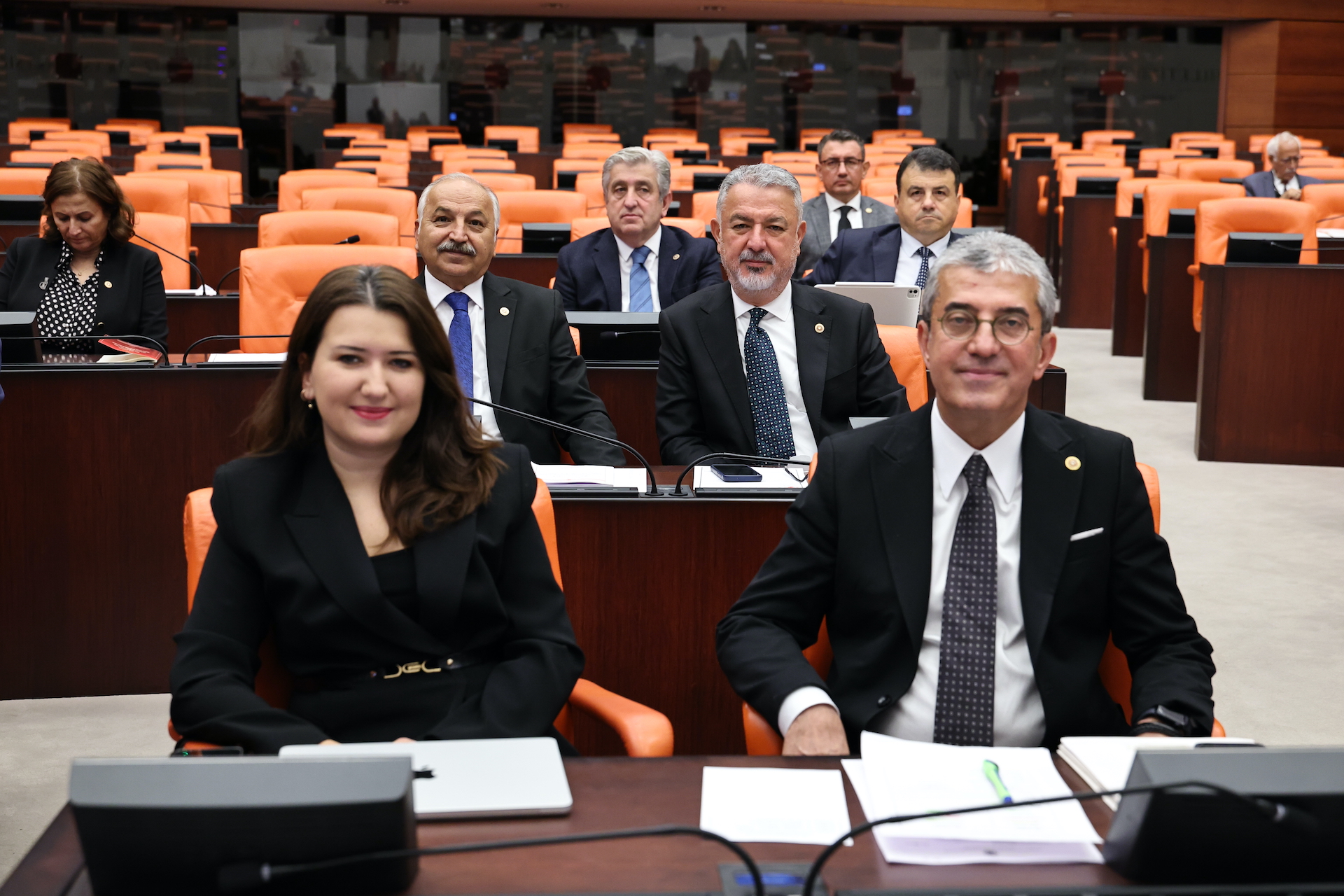 Görseli seçmek için tıklayın; sürükleyebilir veya Delete tuşuyla silebilirsiniz. Gökhan Günaydın