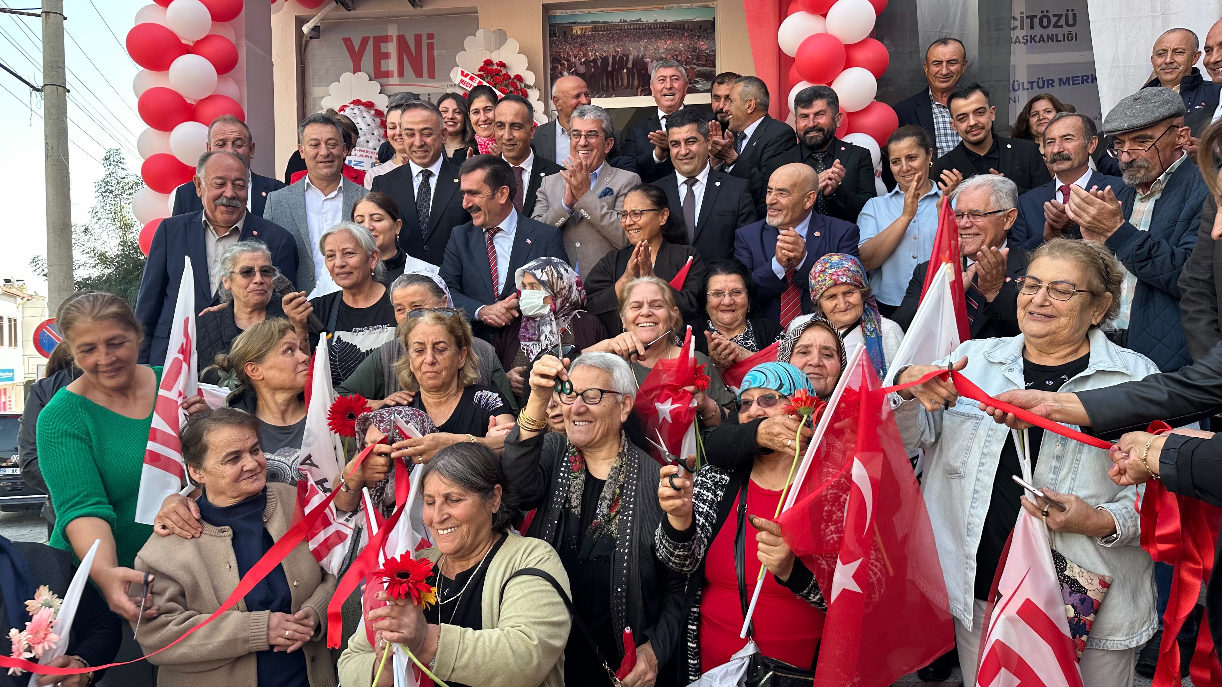 Görseli seçmek için tıklayın; sürükleyebilir veya Delete tuşuyla silebilirsiniz. Gökhan Günaydın
