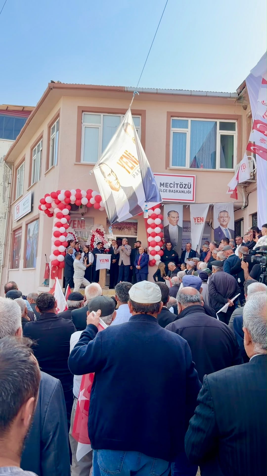 Görseli seçmek için tıklayın; sürükleyebilir veya Delete tuşuyla silebilirsiniz. Gökhan Günaydın