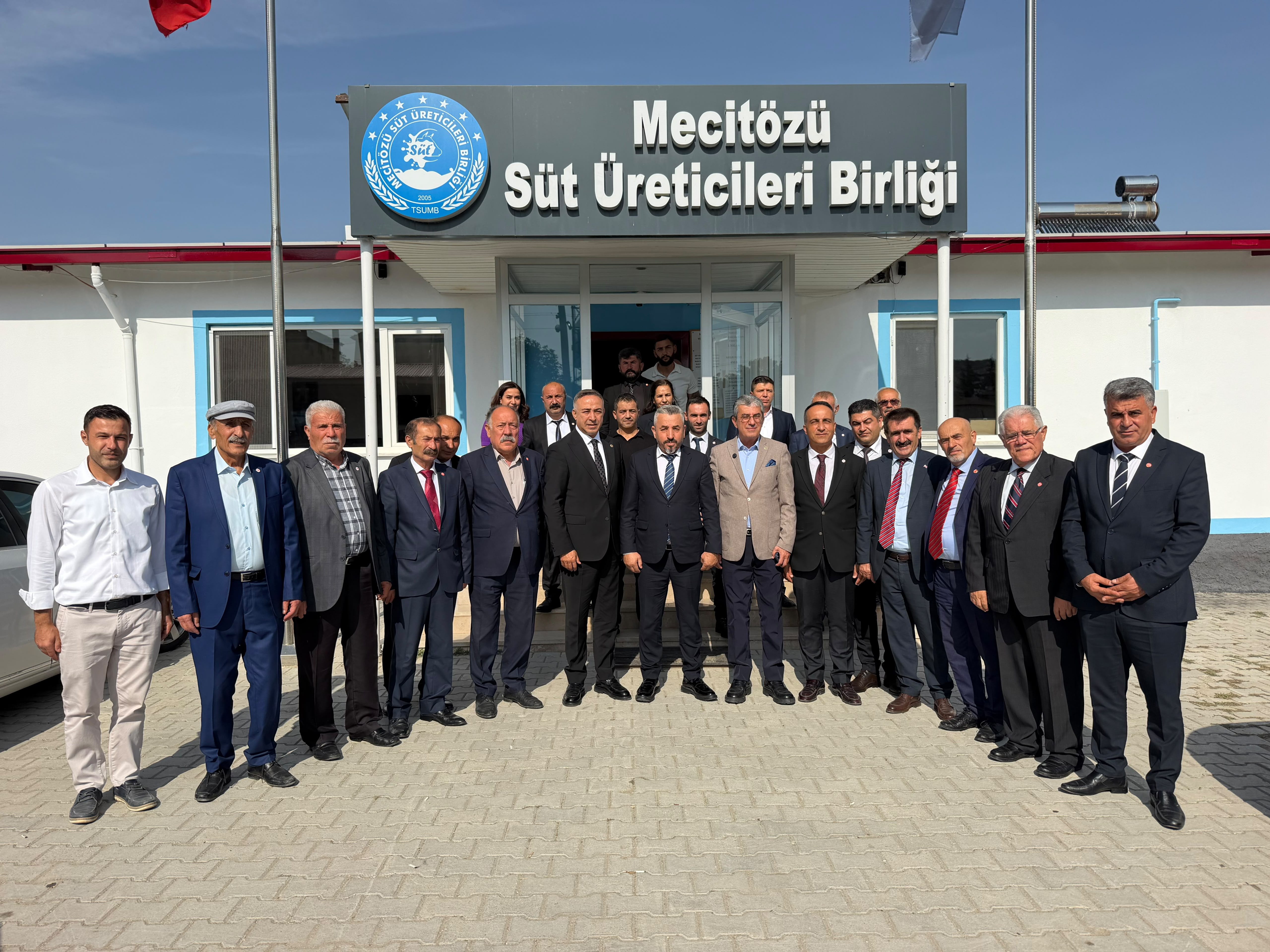 Görseli seçmek için tıklayın; sürükleyebilir veya Delete tuşuyla silebilirsiniz. Gökhan Günaydın
