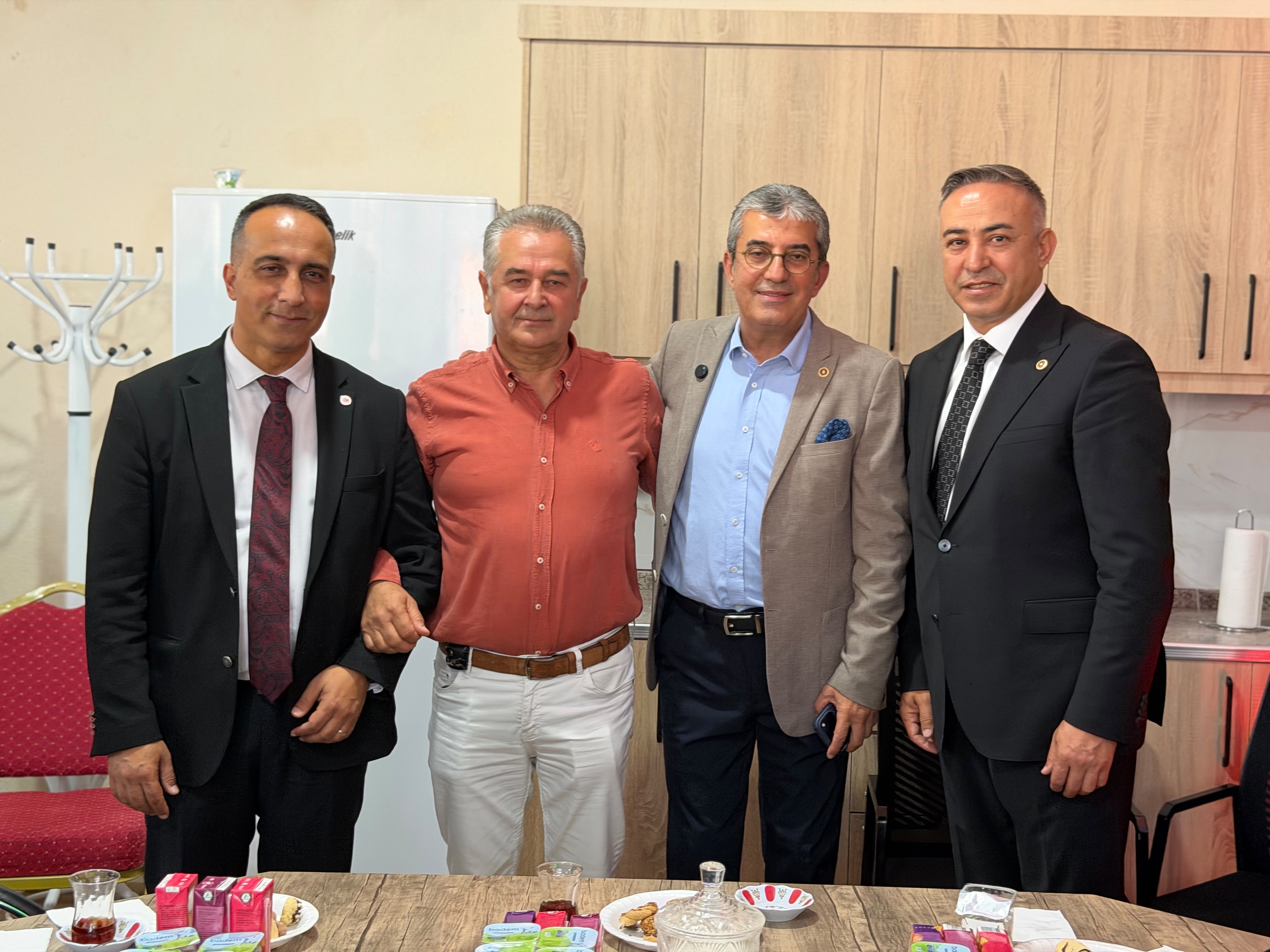 Görseli seçmek için tıklayın; sürükleyebilir veya Delete tuşuyla silebilirsiniz. Gökhan Günaydın